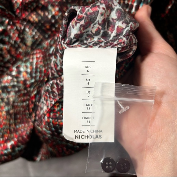 NWT Nicholas Women's Page Print Long Sleeve Top Red Black Snake Reptile sz US 2 - Picture 4 of 10